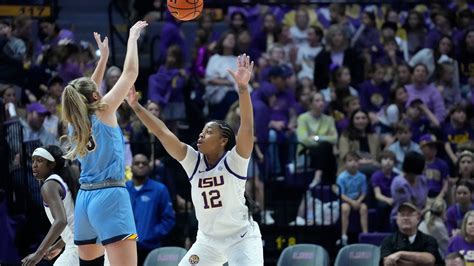Mikaylah Williams scores 42 points and No. 7 LSU rolls past Kent State 109-79